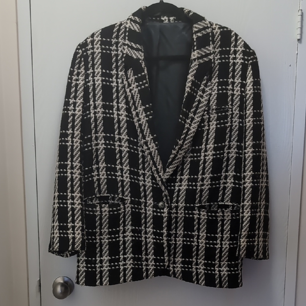 Elegant Black and White Checkered Men's Blazer